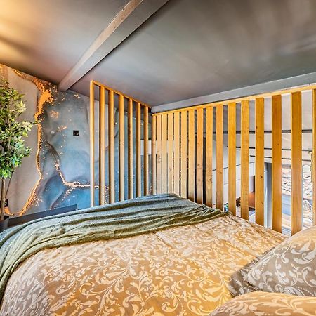 Loft En Ville - Duplex Terrasse Coeur Historique Avec Vue Degagee & Parking Souterrain Offert La Ciotat Buitenkant foto