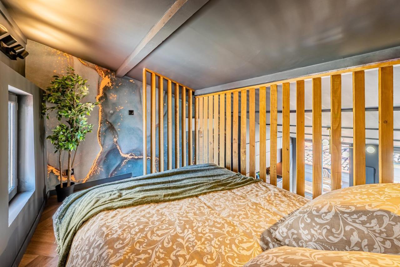 Loft En Ville - Duplex Terrasse Coeur Historique Avec Vue Degagee & Parking Souterrain Offert La Ciotat Buitenkant foto