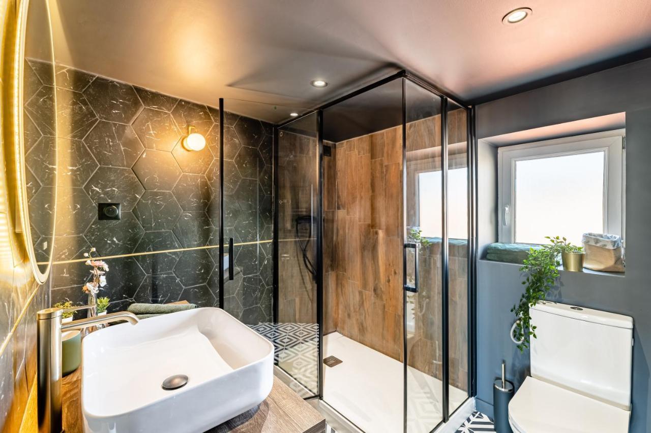 Loft En Ville - Duplex Terrasse Coeur Historique Avec Vue Degagee & Parking Souterrain Offert La Ciotat Buitenkant foto