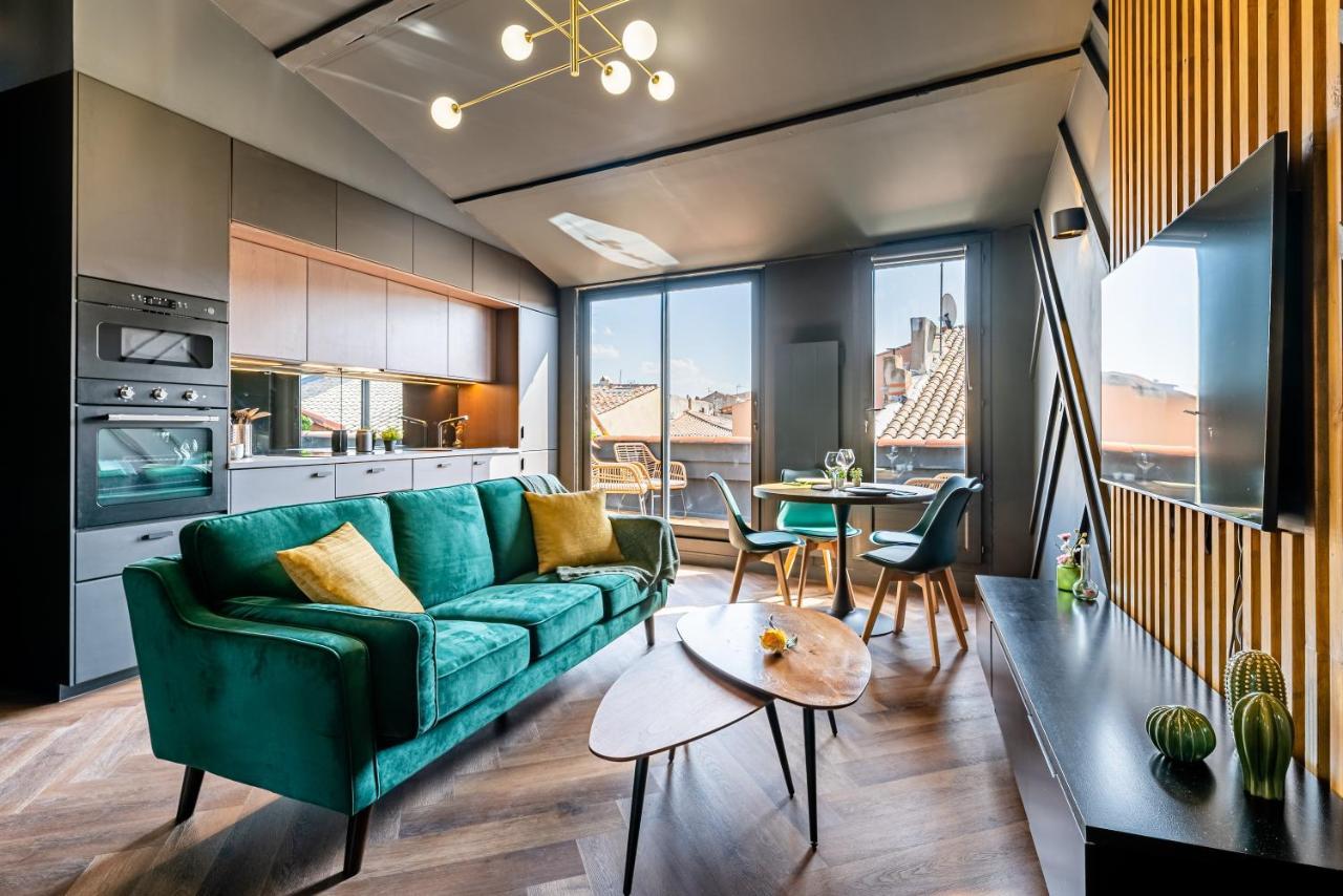 Loft En Ville - Duplex Terrasse Coeur Historique Avec Vue Degagee & Parking Souterrain Offert La Ciotat Buitenkant foto
