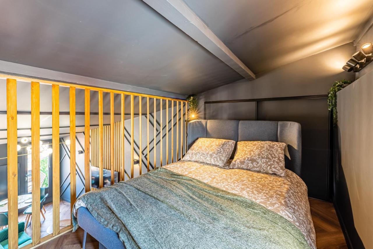 Loft En Ville - Duplex Terrasse Coeur Historique Avec Vue Degagee & Parking Souterrain Offert La Ciotat Buitenkant foto