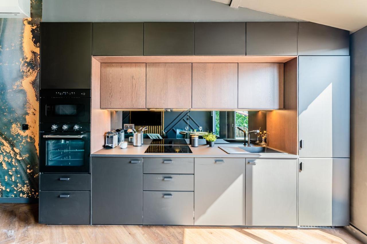 Loft En Ville - Duplex Terrasse Coeur Historique Avec Vue Degagee & Parking Souterrain Offert La Ciotat Buitenkant foto