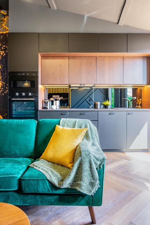 Loft En Ville - Duplex Terrasse Coeur Historique Avec Vue Degagee & Parking Souterrain Offert La Ciotat Buitenkant foto