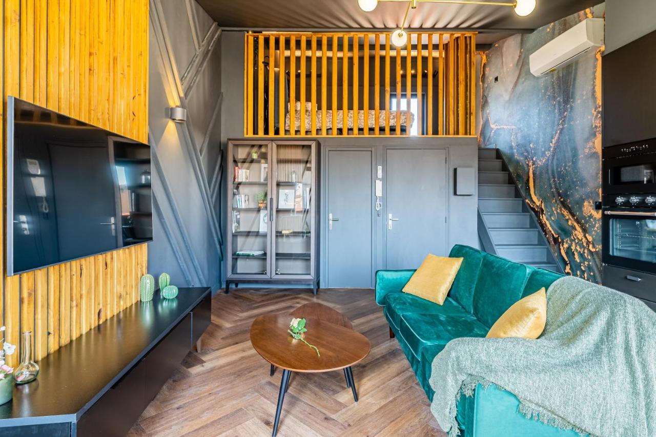 Loft En Ville - Duplex Terrasse Coeur Historique Avec Vue Degagee & Parking Souterrain Offert La Ciotat Buitenkant foto