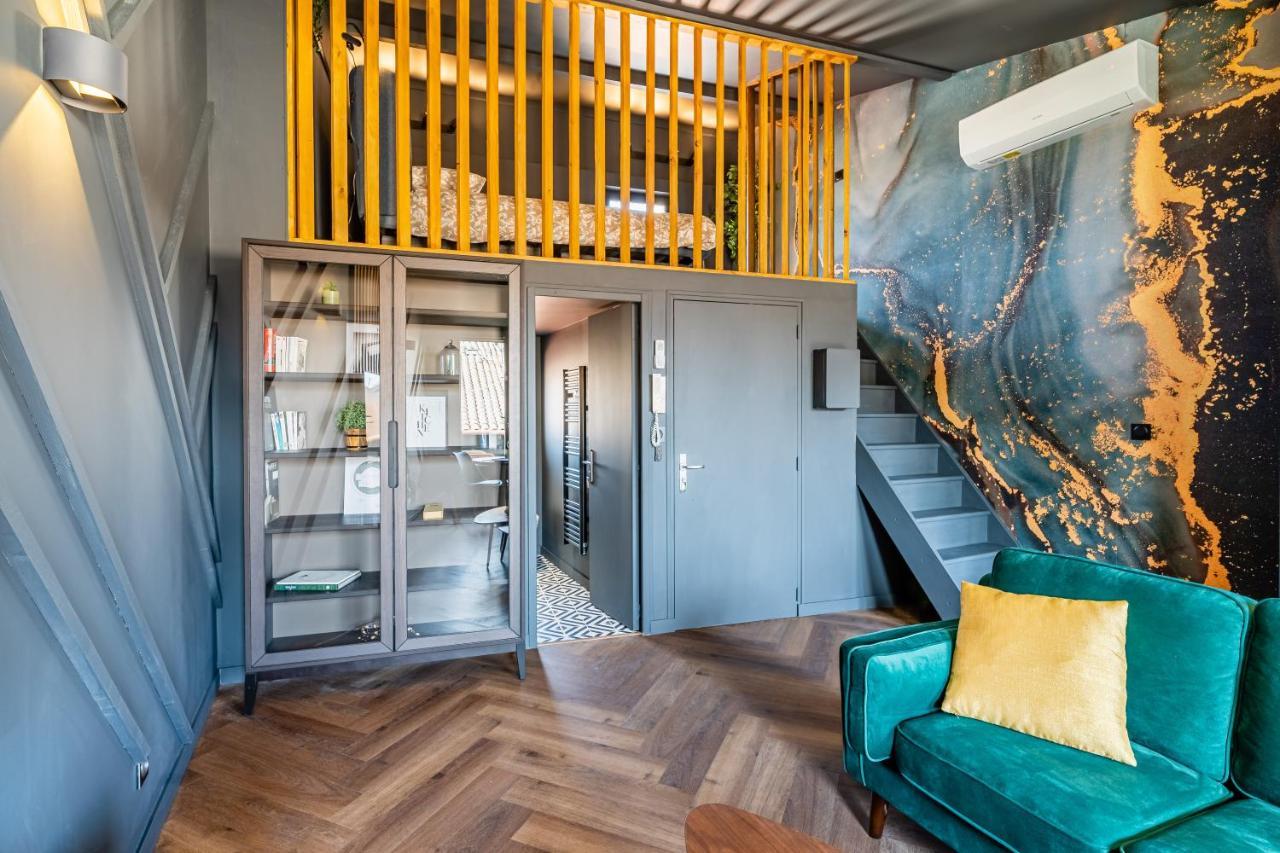 Loft En Ville - Duplex Terrasse Coeur Historique Avec Vue Degagee & Parking Souterrain Offert La Ciotat Buitenkant foto